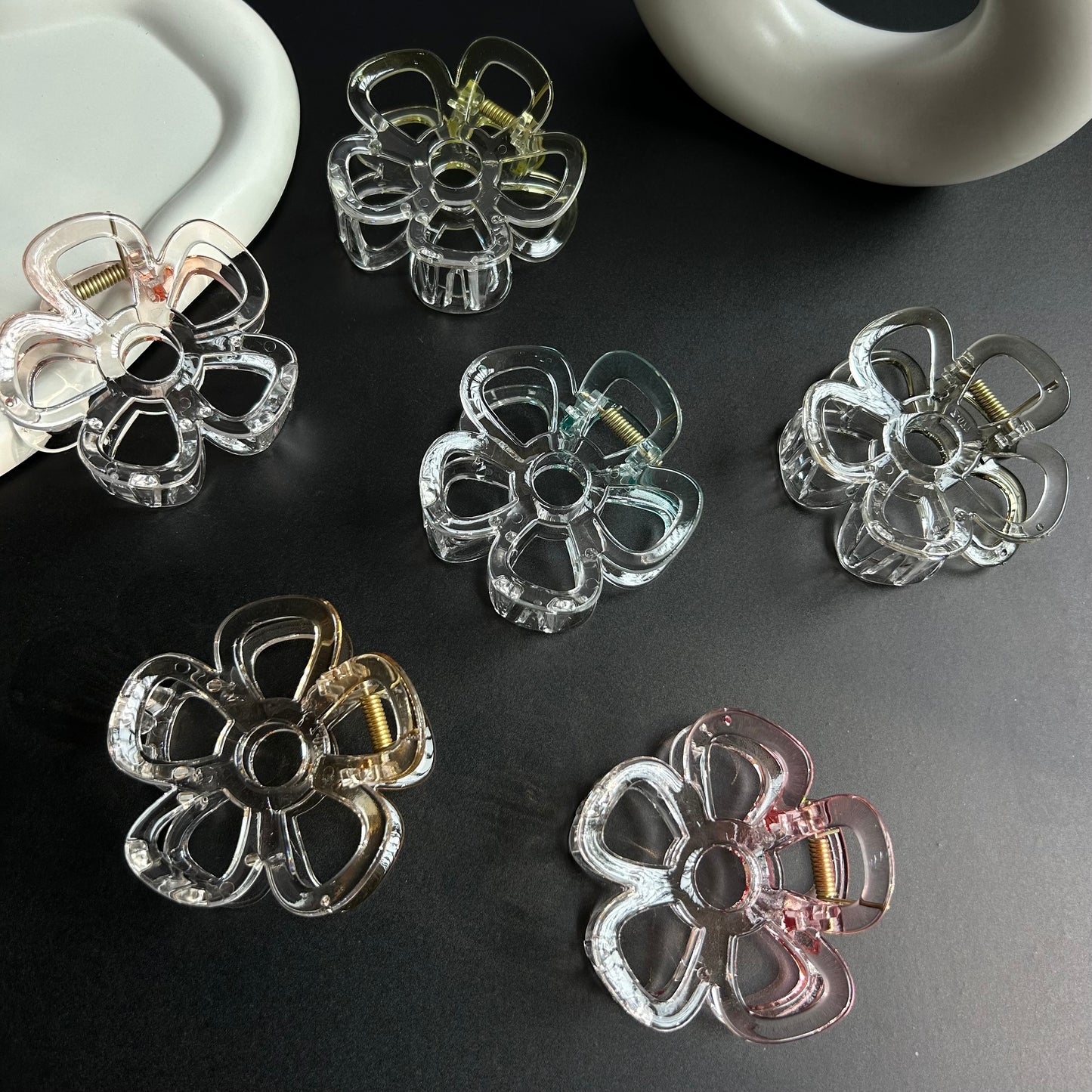 Cutesy Floral Claw Clutcher