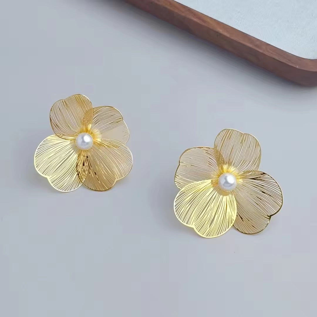 Golden Floral Pearl Earrings
