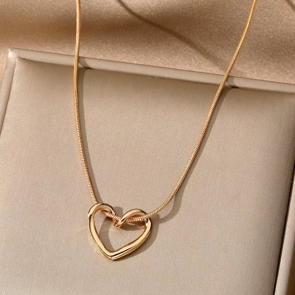 Viral Pinteresty Heart Necklace