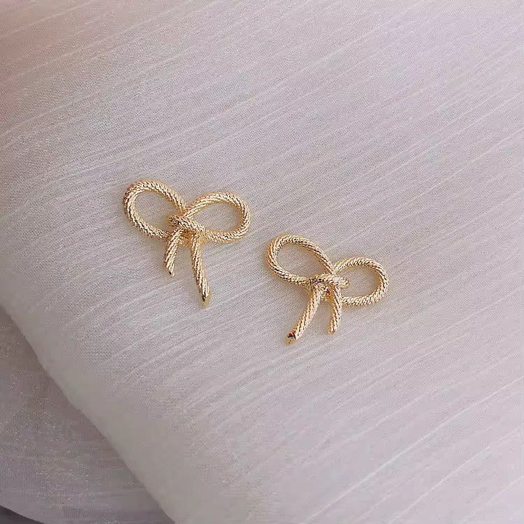 Minimal Bow Earrings