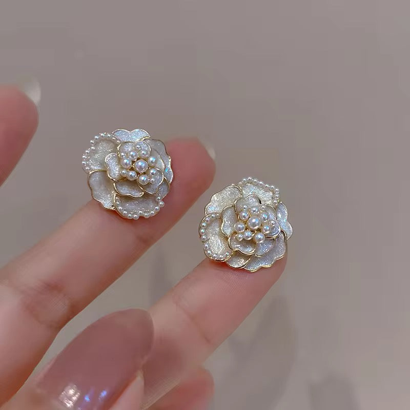 Royal Rose Pearl Earrings