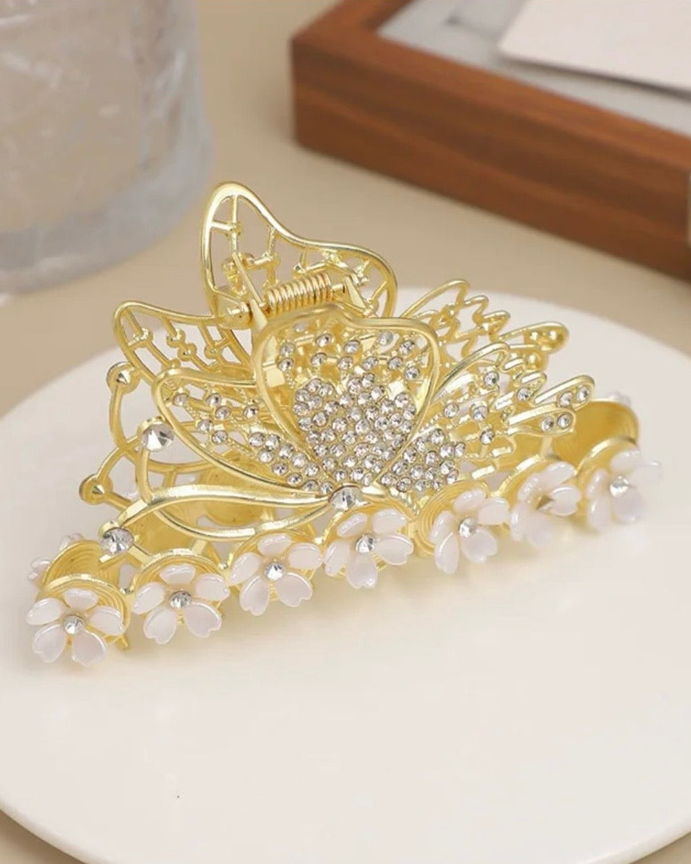 Blooming Butterfly Stone-Studded Clutcher