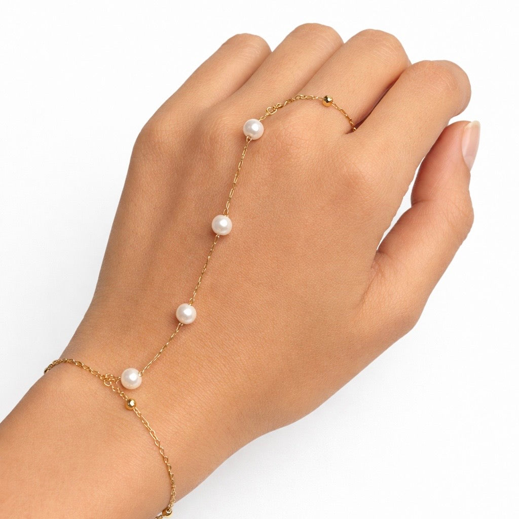 Alora Pearl Handchain