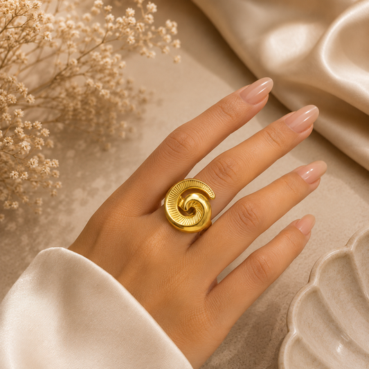 Serene Gold Ring