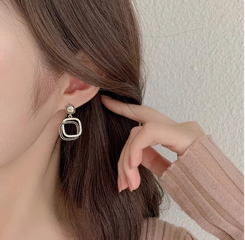 Korean Black Square Earrings