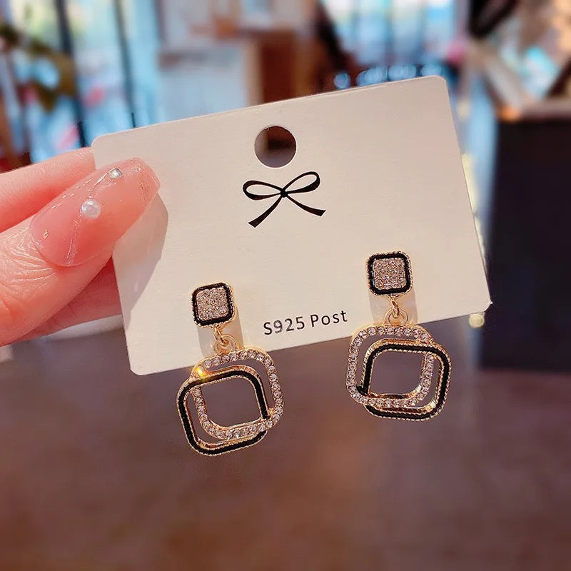 Korean Black Square Earrings