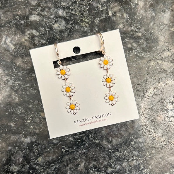 Minimal Daisy Earrings - Golden