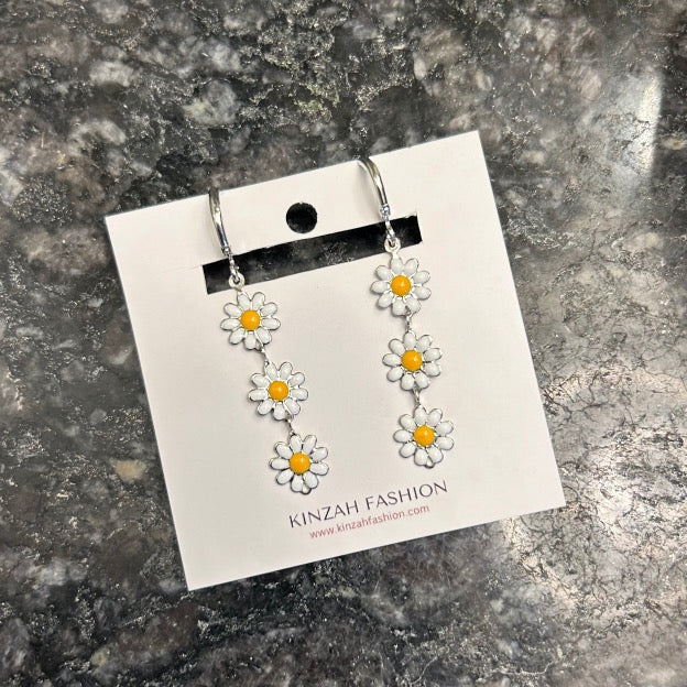 Minimal Daisy Earrings - Silver