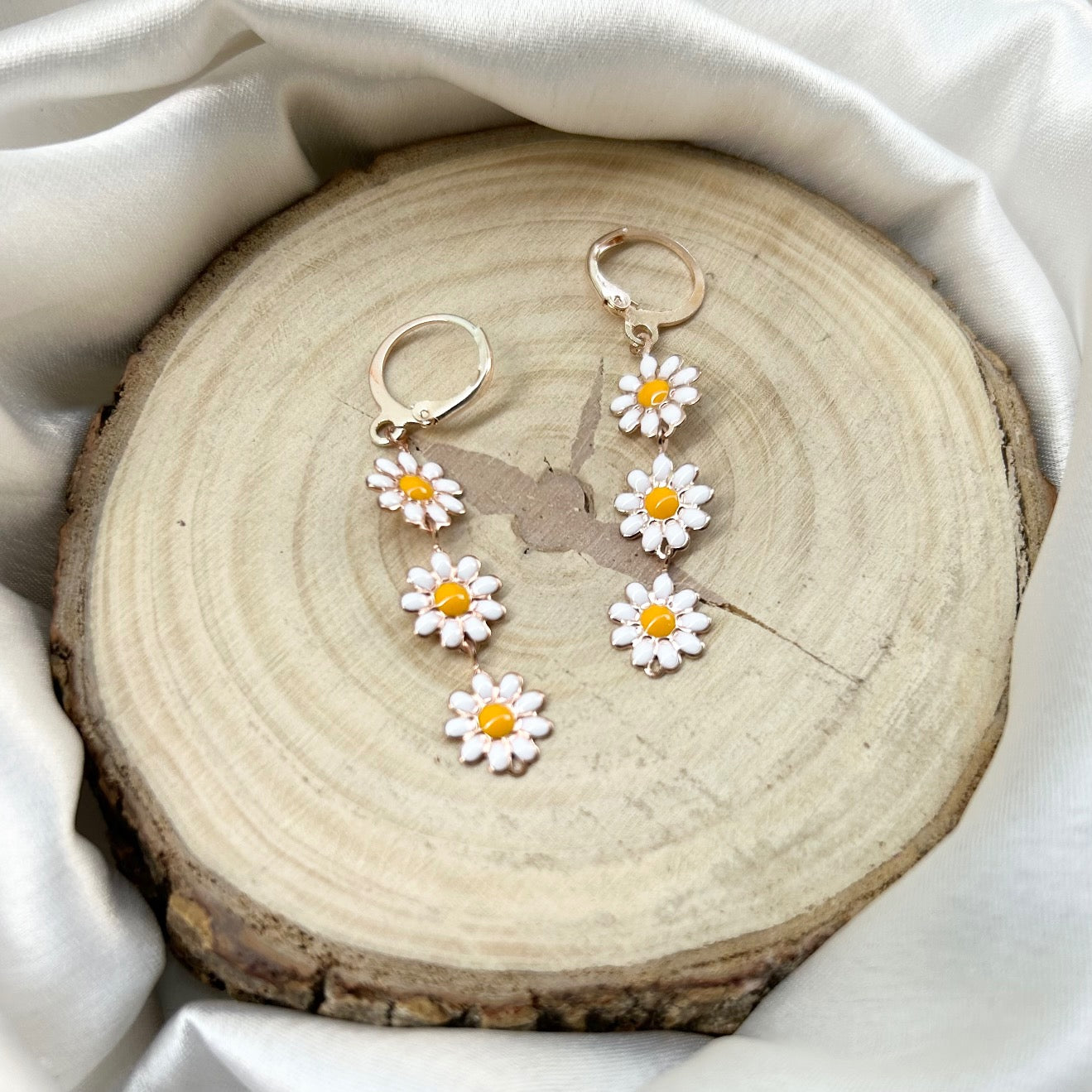 Minimal Daisy Earrings - Silver