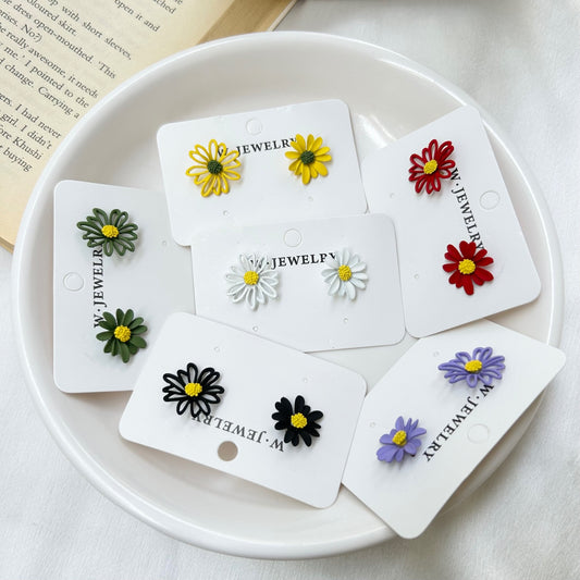 Korean Daisy Studs