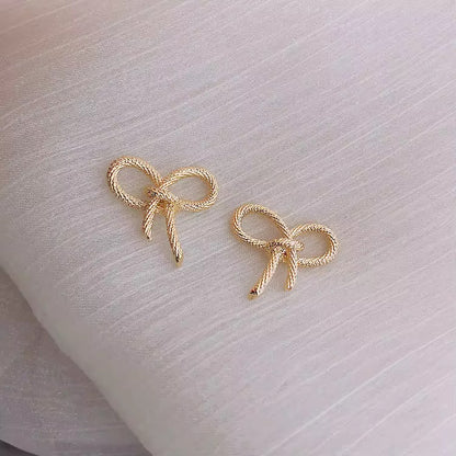 Minimal Bow Earrings
