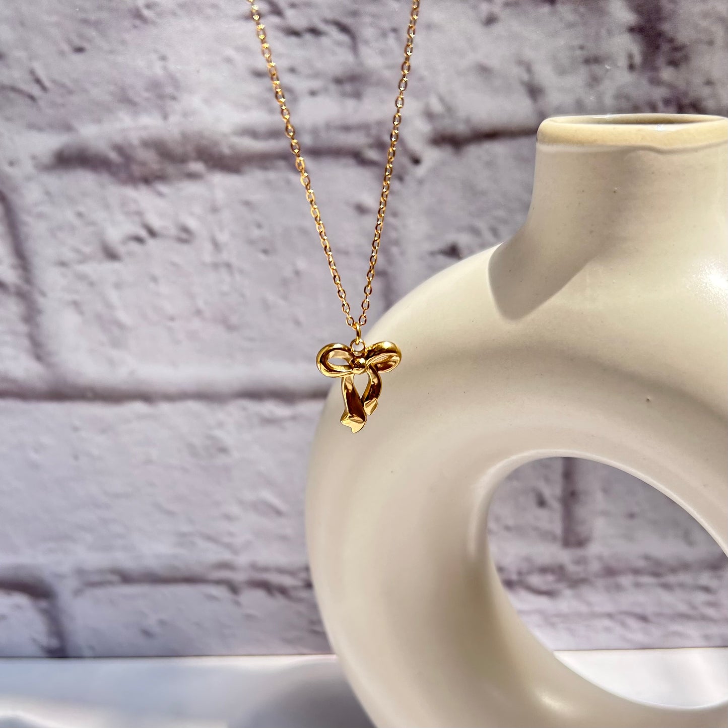 Minimal Bow Necklace - 18k Gold Plated