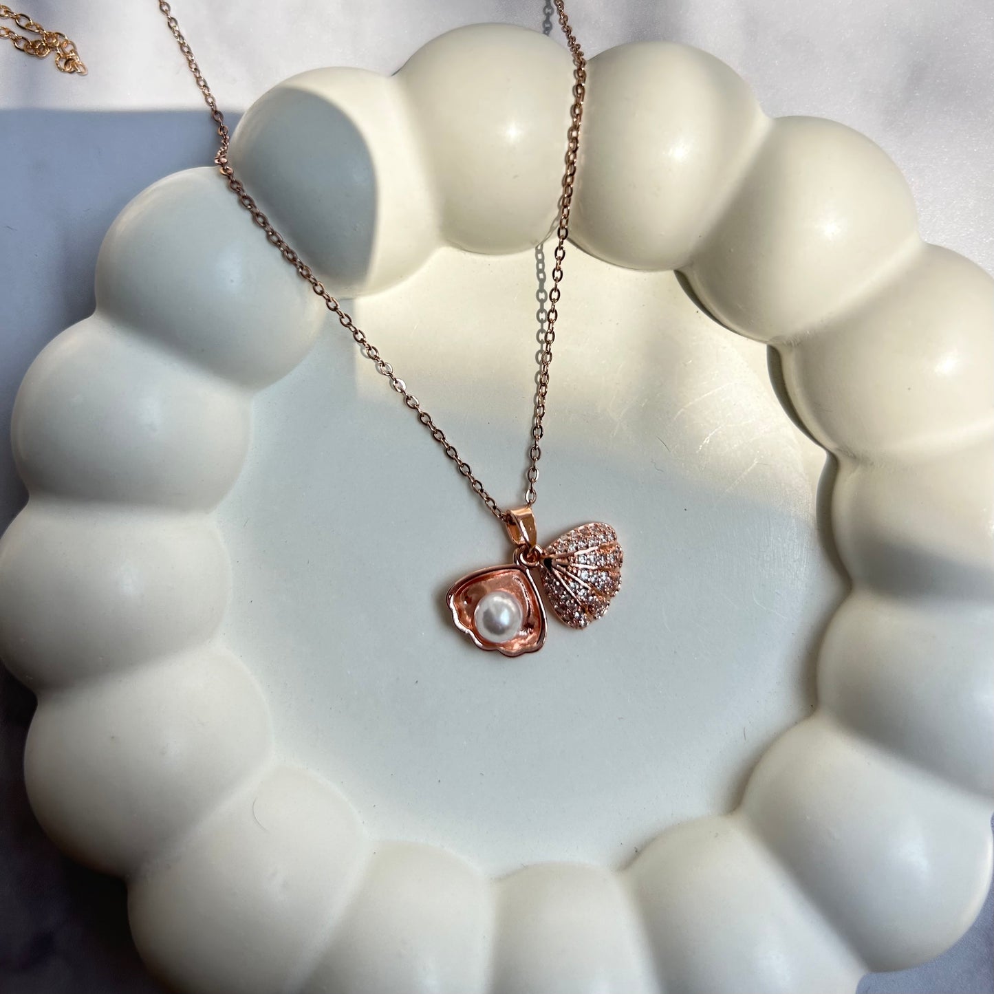 Pearl Shell Rosegold Necklace - Anti Tarnish