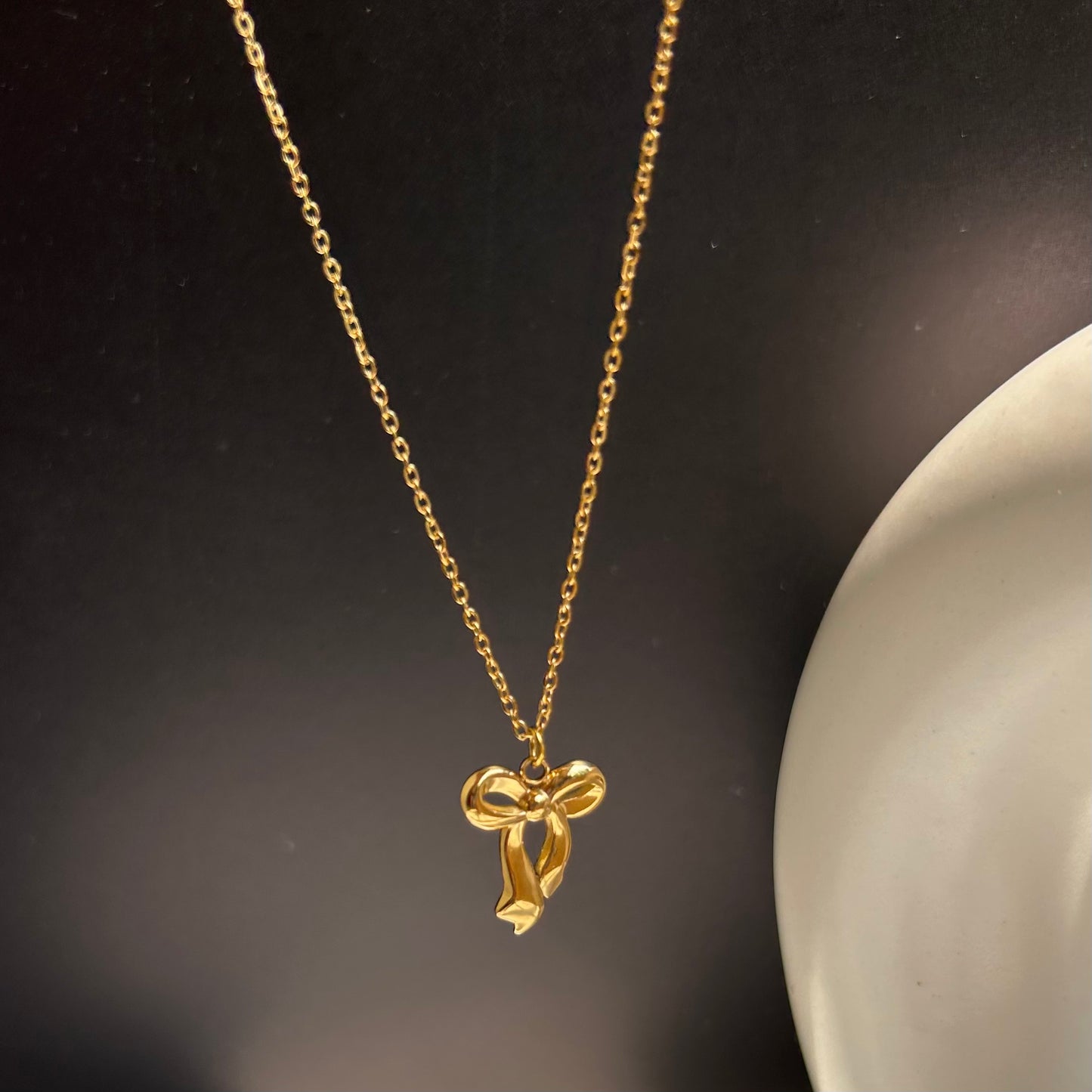 Minimal Bow Necklace - 18k Gold Plated