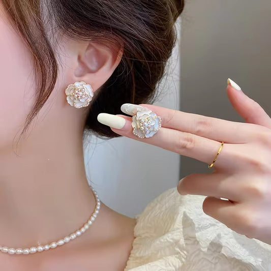 Royal Rose Pearl Earrings